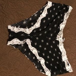 Skull cheeky panty